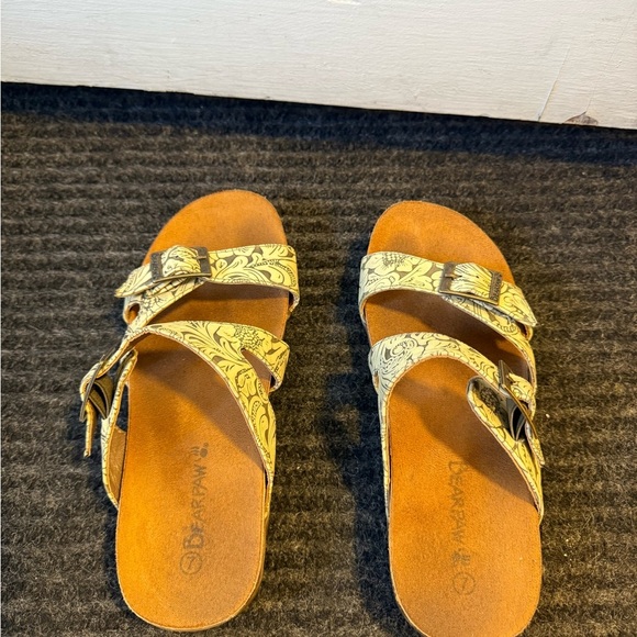 Women's Sandals with Paisley Design - Picture 3 of 5
